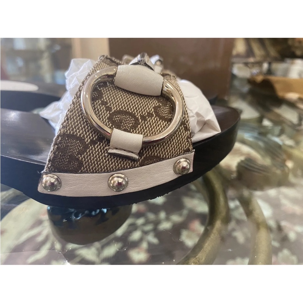 Vintage Gucci GG canvas horsebit wooden sandal. Size 35.5 - Picture 5 of 16